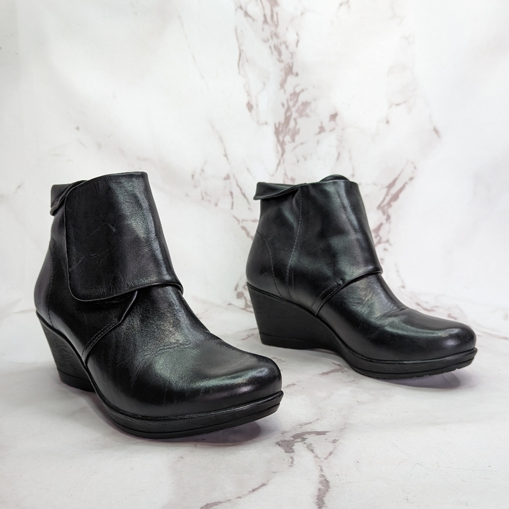 Dansko Bootie Womens EU 38 US 7.5 Black Leather Wedge Shoes Romy Wrap Fold Boot